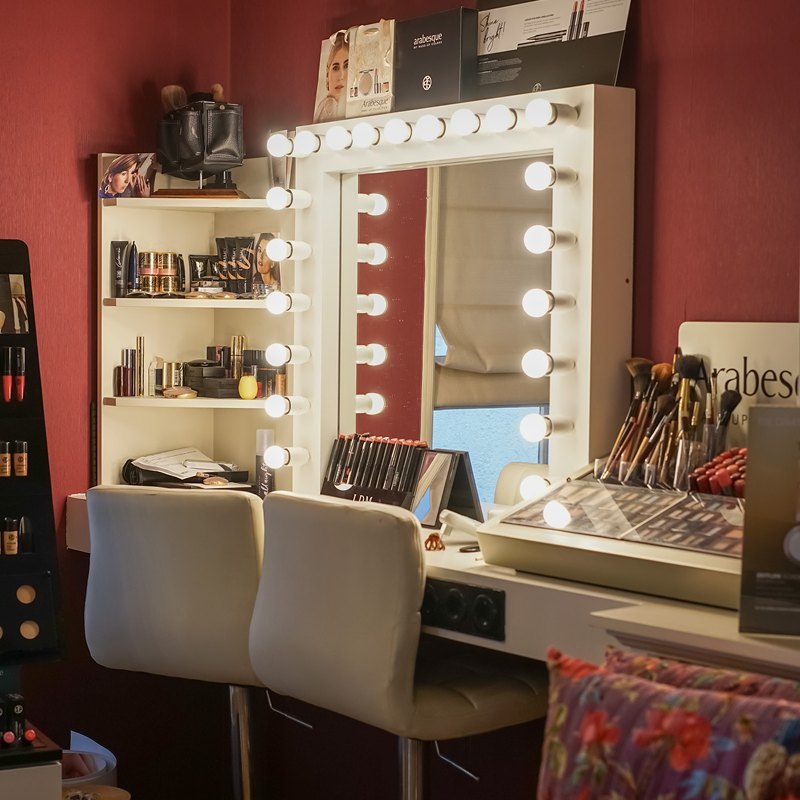 Make-Up